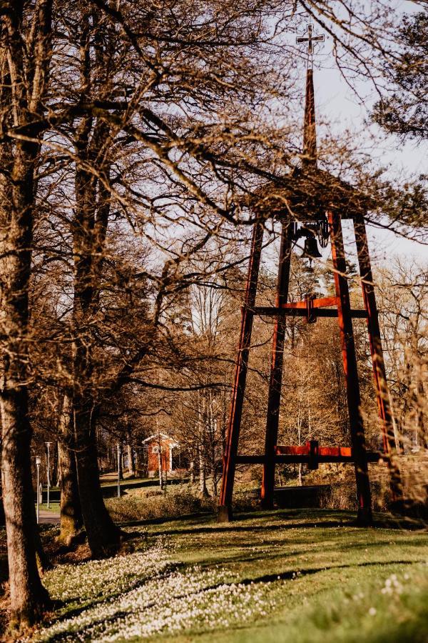 Stiftsgarden Tallnaes Скиллингарюд Экстерьер фото