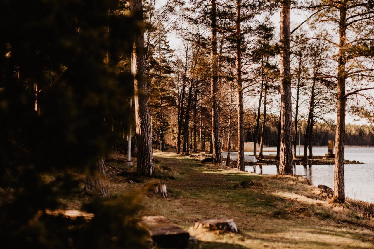Stiftsgarden Tallnaes Скиллингарюд Экстерьер фото